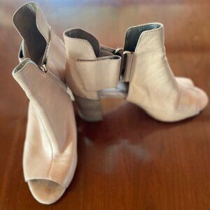 AEROSOLE Shoe Size 9